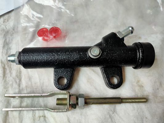 Standard Size Clutch Master Cylinder Slave Cylinder For Nissan Truck CM 46801-Z5007