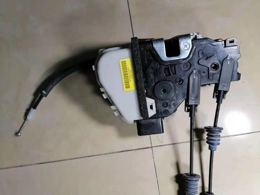 Santa Fe 81320-2W010 Front Door Latch Assembly Lockable System Korean Car Parts